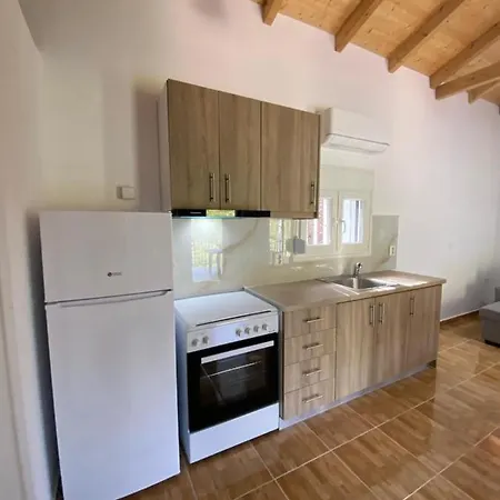 Babis Apartment Agios Nikitas Exterior photo