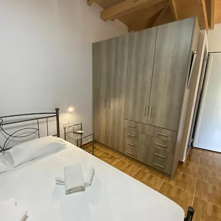 Babis Apartment Agios Nikitas Exterior photo