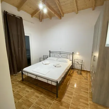Babis Apartment Agios Nikitas Exterior photo